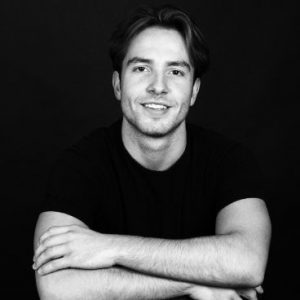 Riley van Loo, oprichter van Bedrijfsverlichting.nl